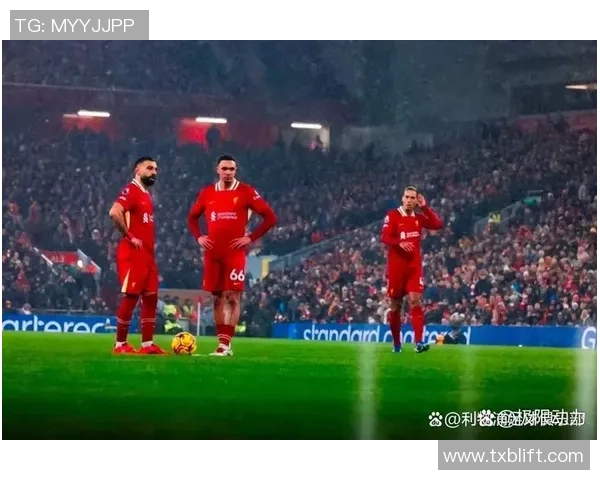 萨拉赫任意球助攻范迪克头球稍偏错失良机